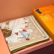 🆕 LV x TM 140披肩 【140顶级丝绒双面同色披肩】 本款L Multicolor披肩出自路易威登与知名日本 🆕 LV x TM 140披肩 【140顶级丝绒双面同色披肩】 本款L Multicolor披肩出自路易威登与知名日本