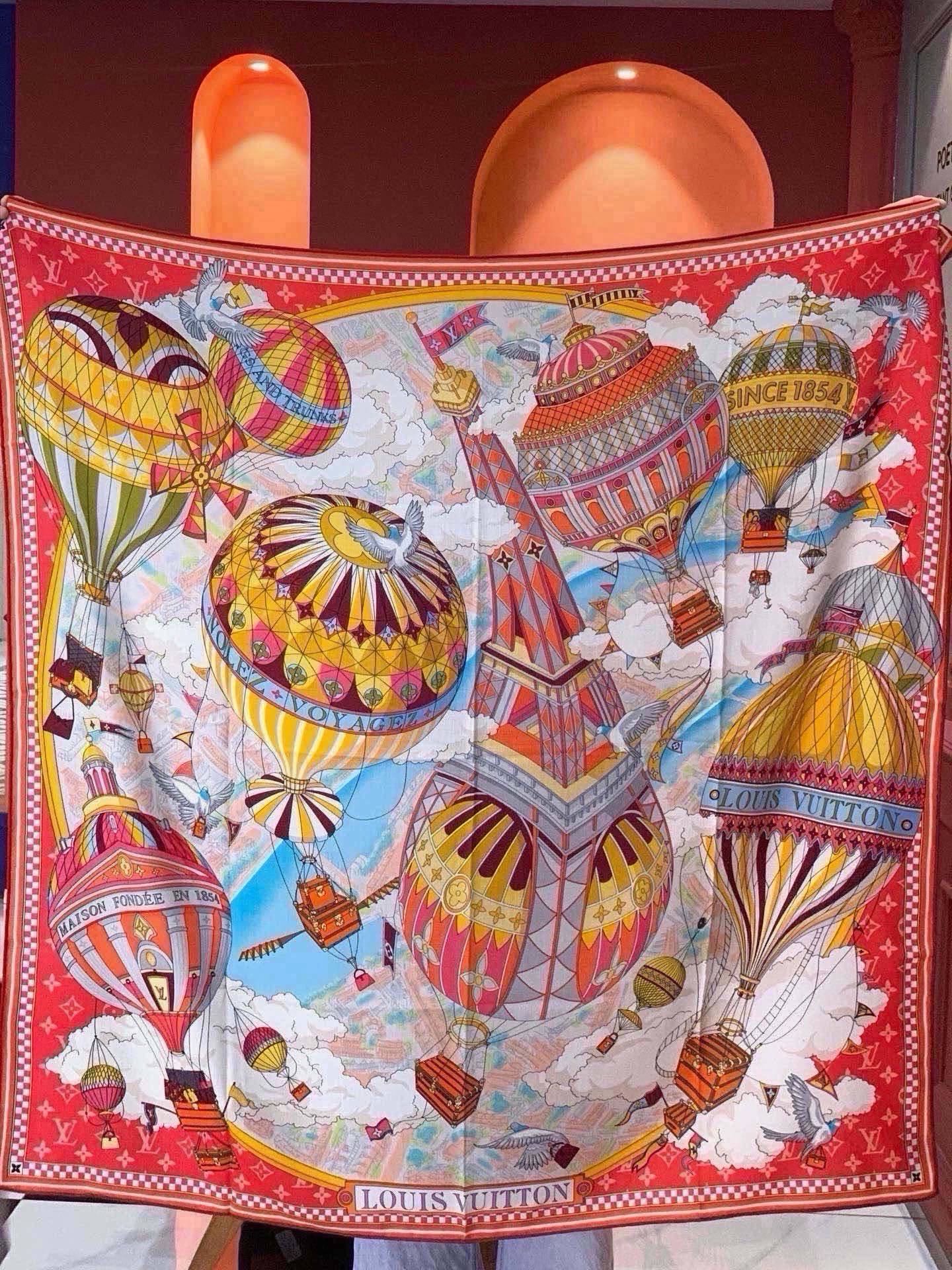 🆕  LV x TM 140披肩 【140顶级丝绒双面同色披肩】 本款L Multicolor披肩出自路易威登与知名日本