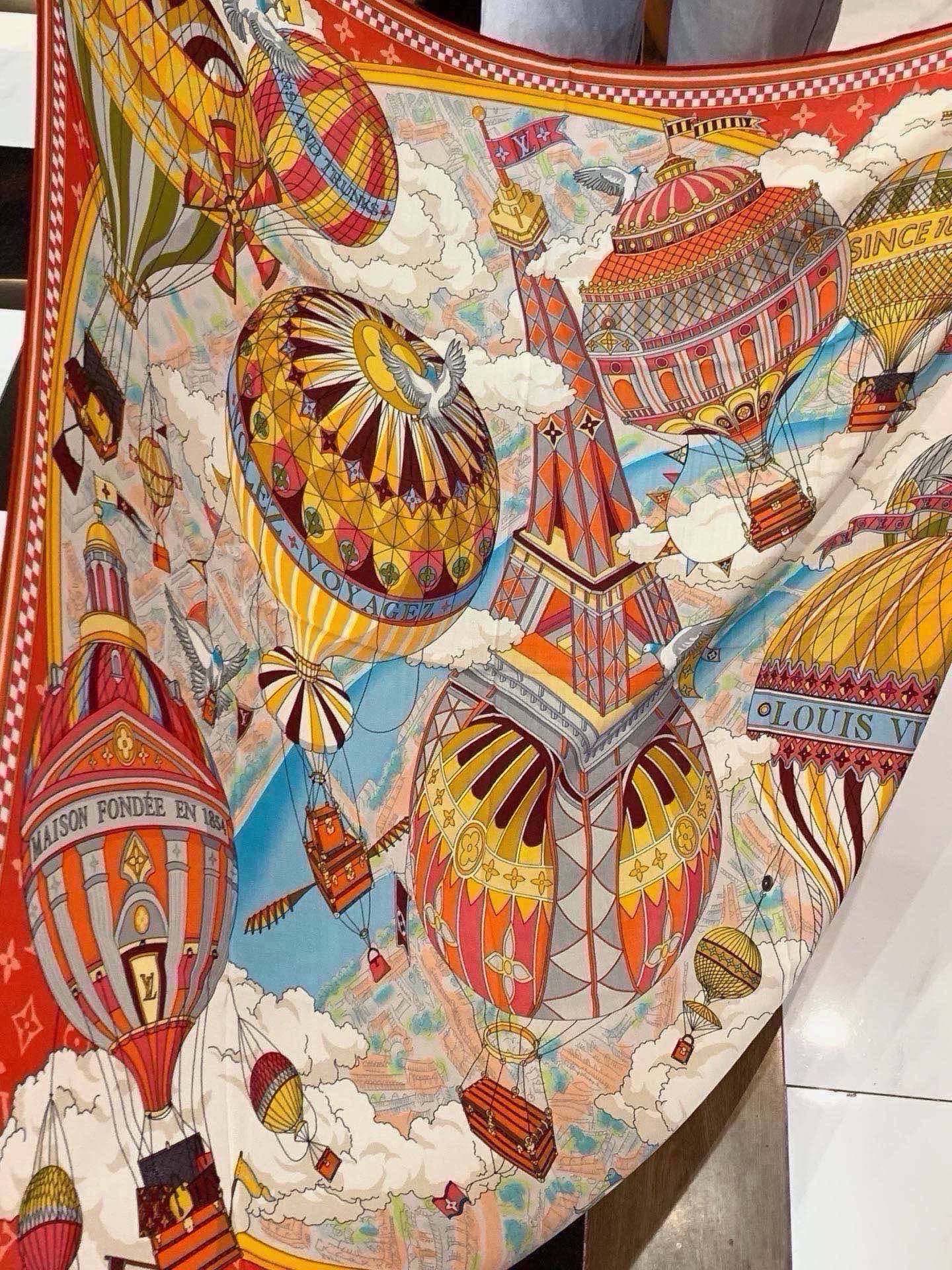 🆕  LV x TM 140披肩 【140顶级丝绒双面同色披肩】 本款L Multicolor披肩出自路易威登与知名日本