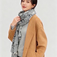 🆕 LV x TM 140披肩 【140顶级丝绒双面同色披肩】 本款L Multicolor披肩出自路易威登与知名日本 🆕 LV x TM 140披肩 【140顶级丝绒双面同色披肩】 本款L Multicolor披肩出自路易威登与知名日本