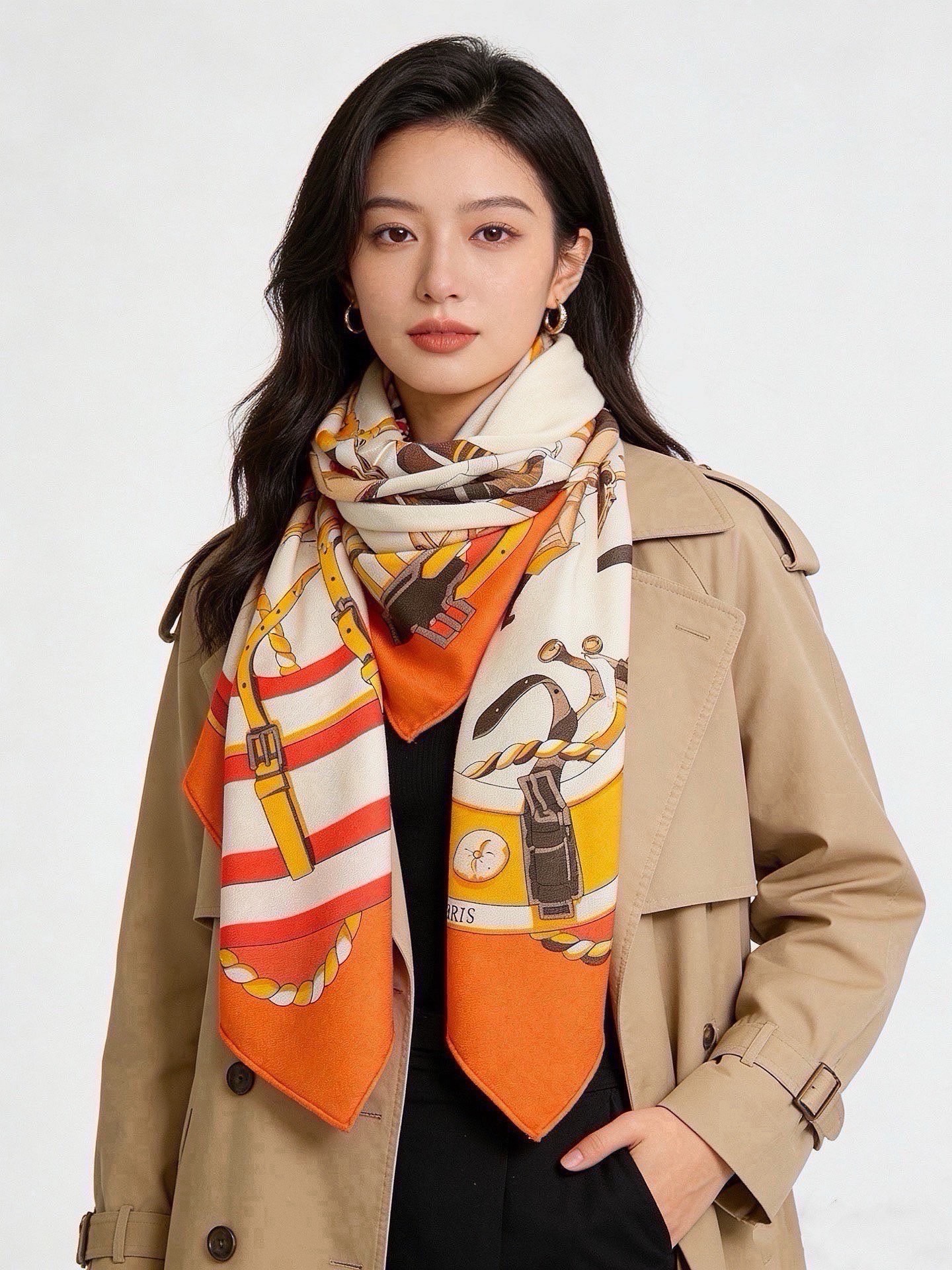 🆕  💟上新🆕💕手工卷边！羊绒和真丝混纺披肩（70%羊绒30%桑蚕丝）。 这款披肩采用经典山羊绒和真丝混纺面料，柔软轻盈