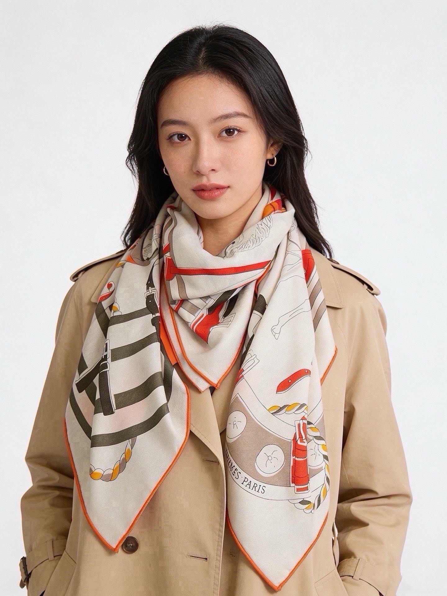 🆕  💟上新🆕💕手工卷边！羊绒和真丝混纺披肩（70%羊绒30%桑蚕丝）。 这款披肩采用经典山羊绒和真丝混纺面料，柔软轻盈