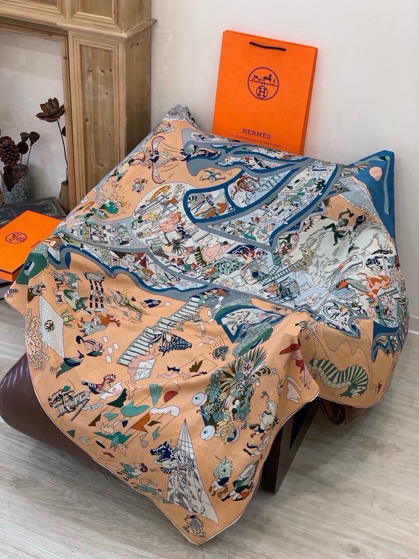 🆕  “马术学院”140双面同色丝绒披肩～Hermes  手工卷边丝绒方巾（30%桑蚕丝70%羊绒） 这款爱马仕的经典单