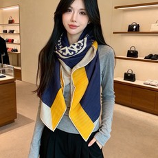 🆕 上新❤️ 【▪️摩登重磅圈C位!官网已断货,各种加价都巨难买!!!Hermes 秋冬首款140羊绒真丝围巾!! 🆕 上新❤️ 【▪️摩登重磅圈C位!官网已断货,各种加价都巨难买!!!Hermes 秋冬首款140羊绒真丝围巾!!