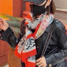 🆕 会发光发亮的围巾 羊绒新款🆕👏买了都说好看‼️推荐💕爱马仕羊绒方巾,顶级工艺超值‼️爱马仕专柜爆款🎁💟立体呈现图 🆕 会发光发亮的围巾 羊绒新款🆕👏买了都说好看‼️推荐💕爱马仕羊绒方巾,顶级工艺超值‼️爱马仕专柜爆款🎁💟立体呈现图