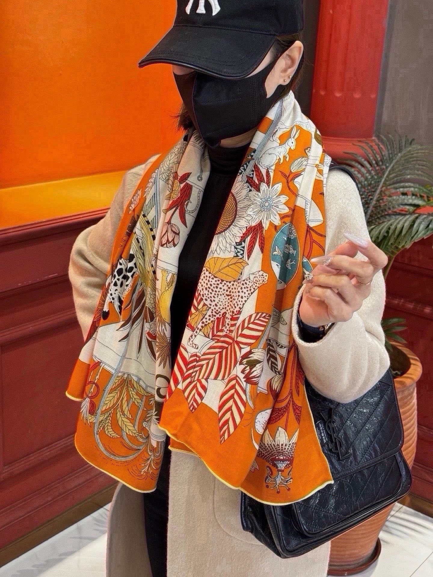 🆕  羊绒新款🆕👏买了都说好看‼️推荐💕爱马仕双面同色羊绒方巾，【奇珍乐园双面同色140】顶级工艺超值‼️爱马仕专柜爆款