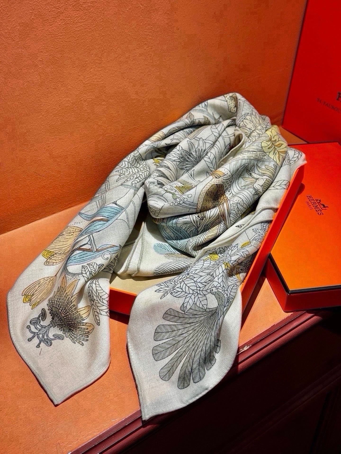 🆕  羊绒新款🆕👏买了都说好看‼️推荐💕爱马仕双面同色羊绒方巾，【奇珍乐园双面同色140】顶级工艺超值‼️爱马仕专柜爆款
