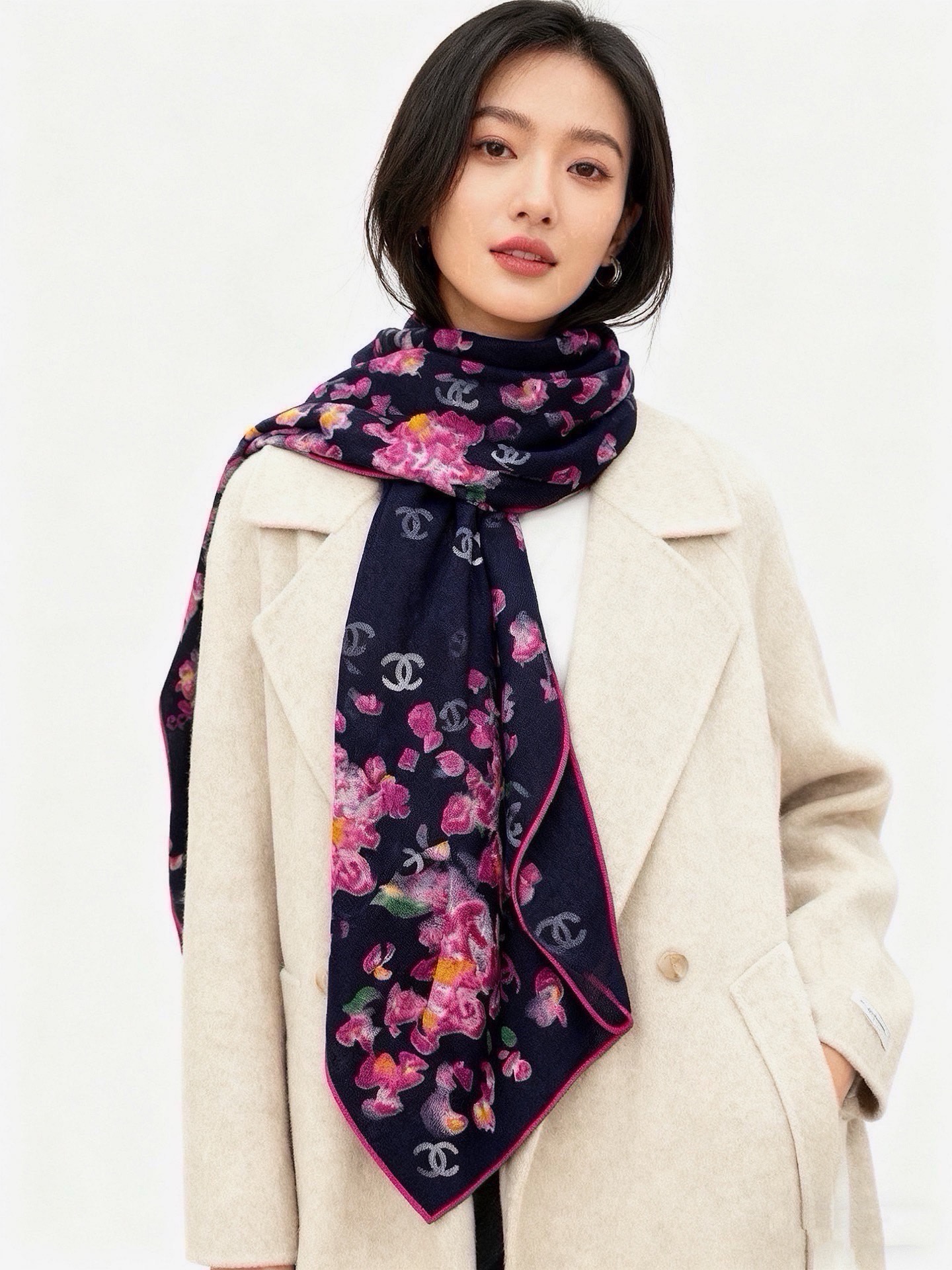 🆕  🌸·春日碎花 Chanel 140丝绒双面披肩 新款碎花花披肩 超级有氛围感 135*135cm的大尺寸 配色太好
