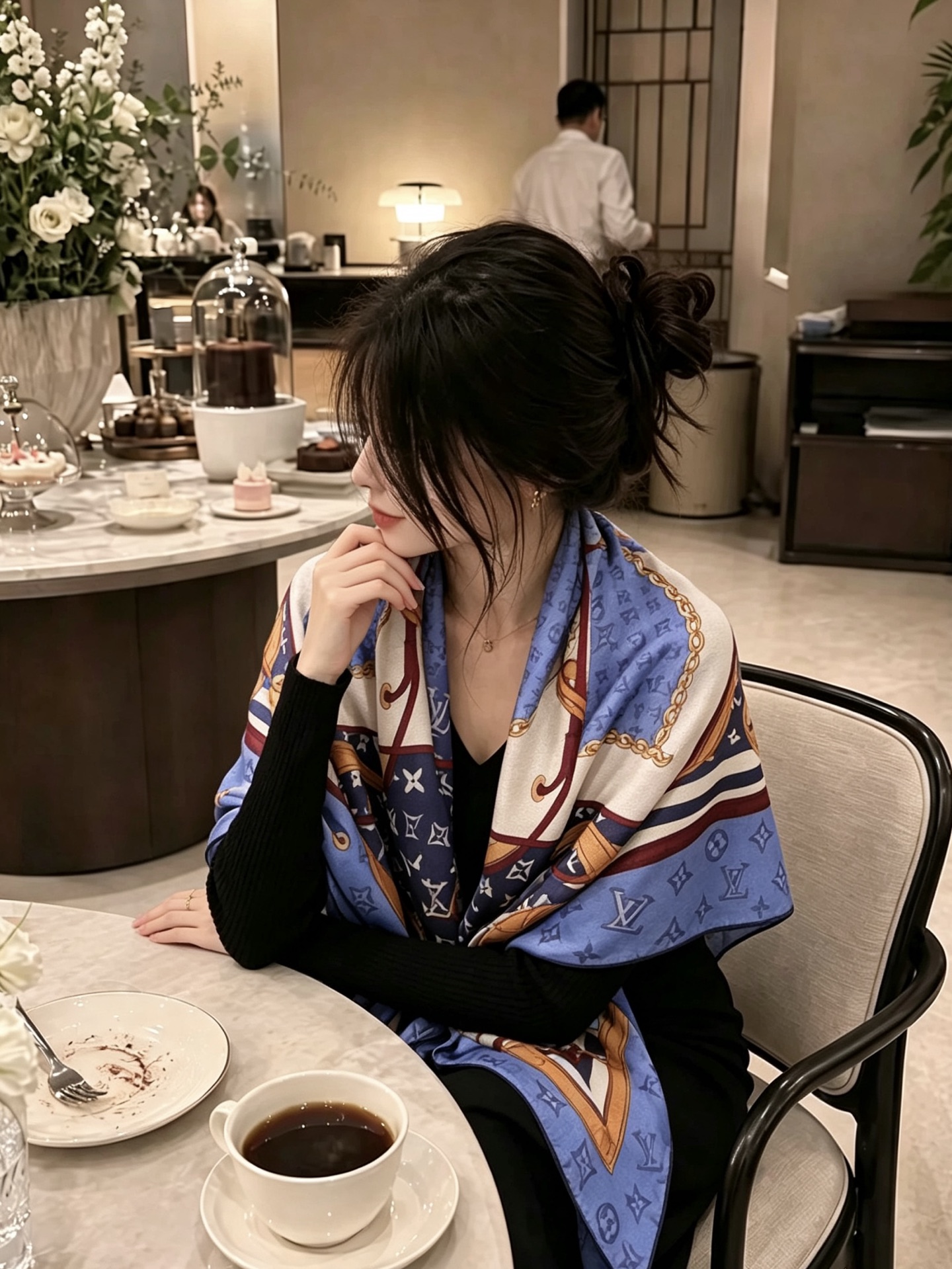 🆕 LV x TM 140披肩 【140顶级丝绒双面同色披肩】 本款L Multicolor披肩出自路易威登与知名日本 🆕 LV x TM 140披肩 【140顶级丝绒双面同色披肩】 本款L Multicolor披肩出自路易威登与知名日本