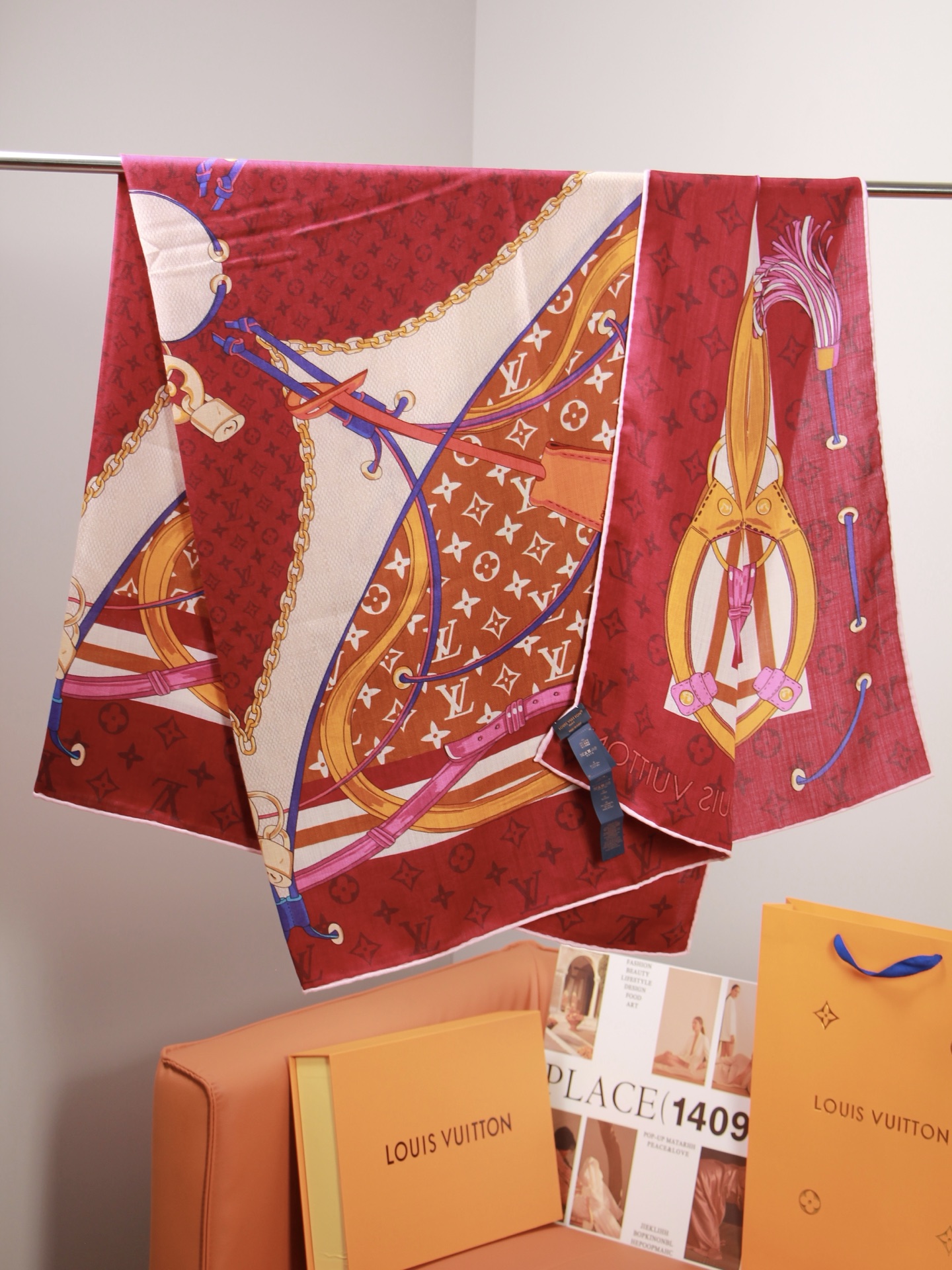 🆕 LV x TM 140披肩 【140顶级丝绒双面同色披肩】 本款L Multicolor披肩出自路易威登与知名日本 🆕 LV x TM 140披肩 【140顶级丝绒双面同色披肩】 本款L Multicolor披肩出自路易威登与知名日本