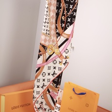 🆕 LV x TM 140披肩 【140顶级丝绒双面同色披肩】 本款L Multicolor披肩出自路易威登与知名日本 🆕 LV x TM 140披肩 【140顶级丝绒双面同色披肩】 本款L Multicolor披肩出自路易威登与知名日本