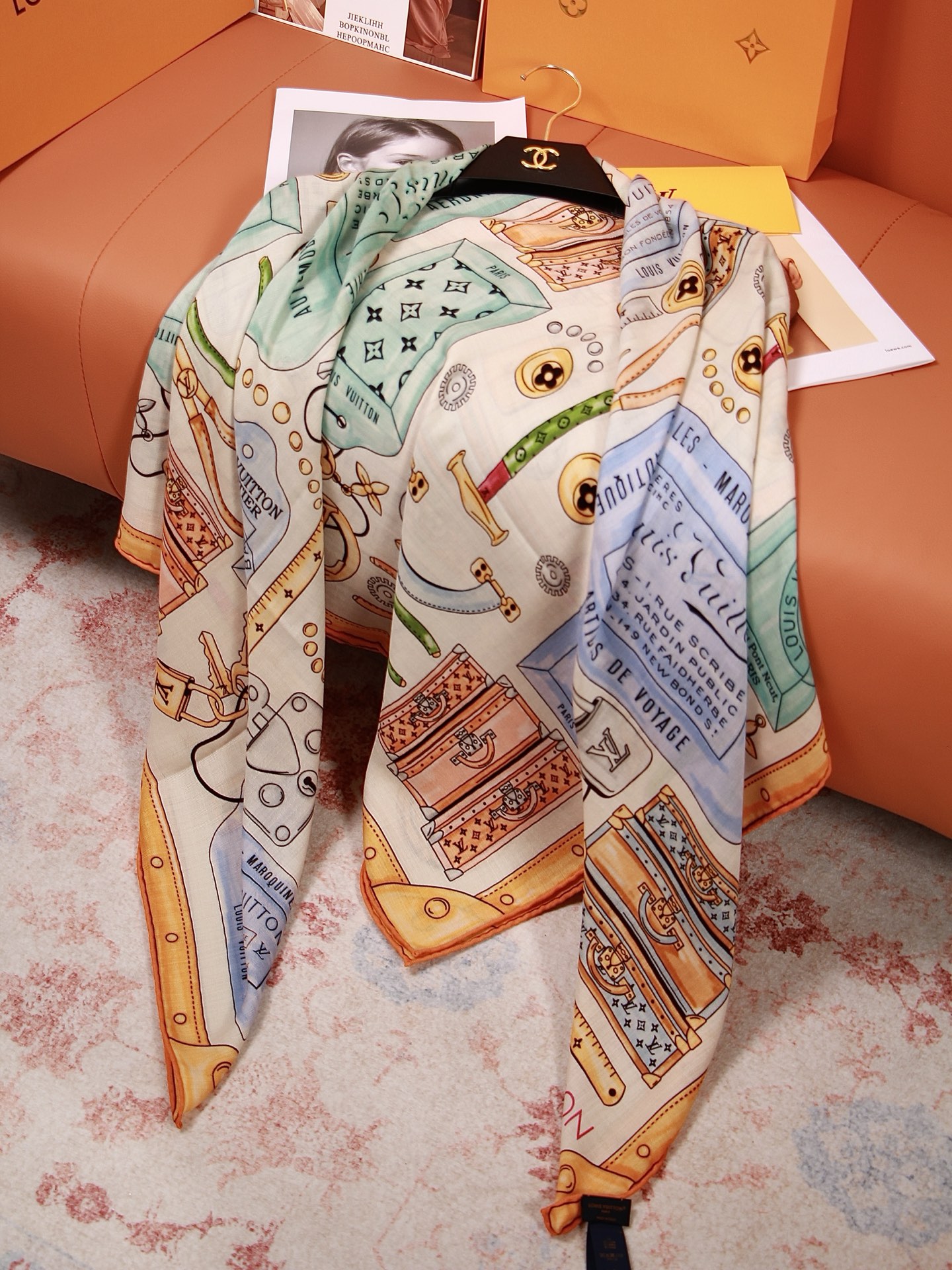 🆕 LV x TM 140披肩 【140顶级丝绒双面同色披肩】 本款L Multicolor披肩出自路易威登与知名日本 🆕 LV x TM 140披肩 【140顶级丝绒双面同色披肩】 本款L Multicolor披肩出自路易威登与知名日本
