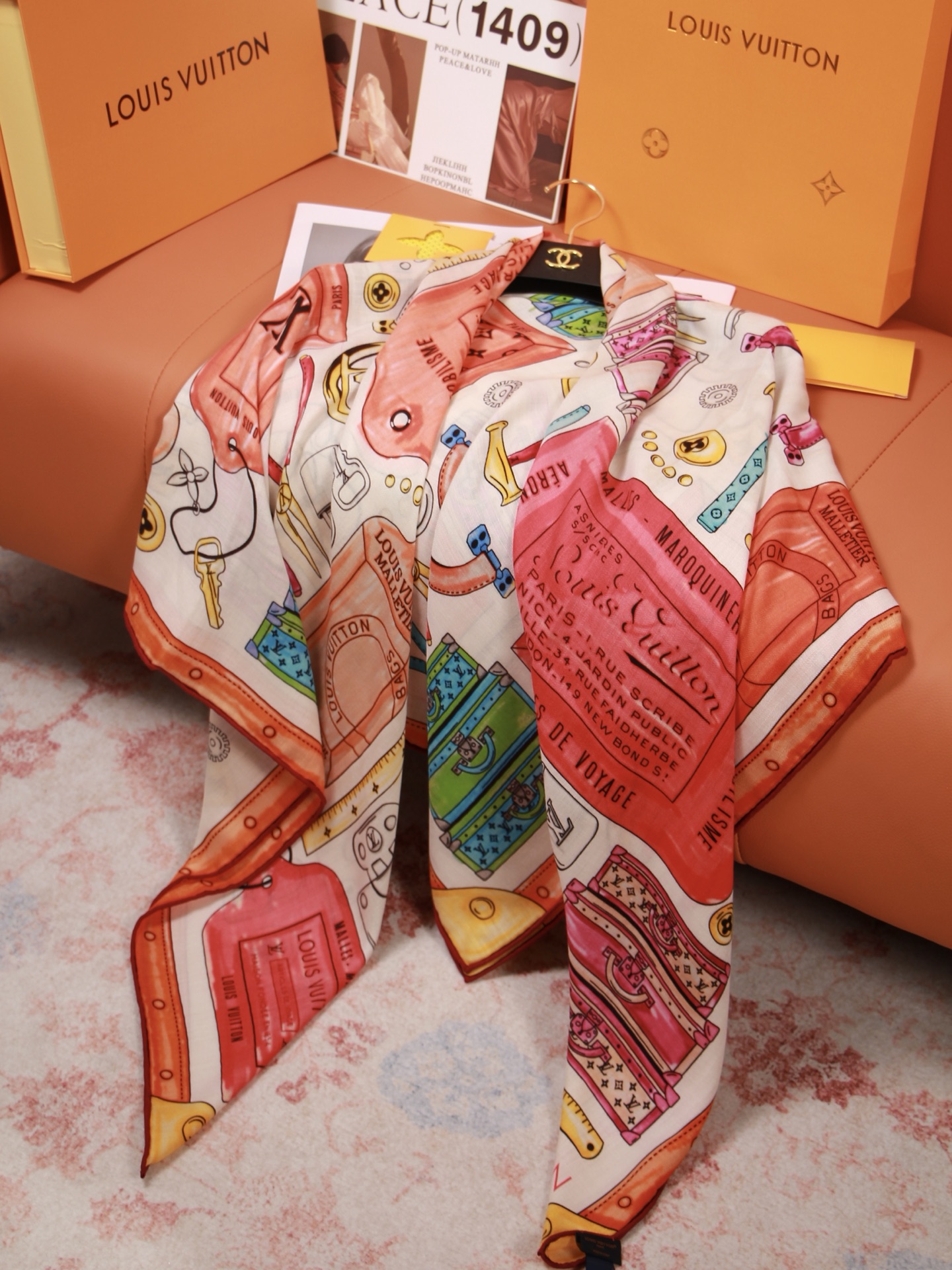 🆕 LV x TM 140披肩 【140顶级丝绒双面同色披肩】 本款L Multicolor披肩出自路易威登与知名日本 🆕 LV x TM 140披肩 【140顶级丝绒双面同色披肩】 本款L Multicolor披肩出自路易威登与知名日本