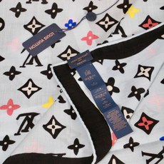 🆕 LV x TM 140披肩 【140顶级丝绒双面同色披肩】 本款L Multicolor披肩出自路易威登与知名日本 🆕 LV x TM 140披肩 【140顶级丝绒双面同色披肩】 本款L Multicolor披肩出自路易威登与知名日本