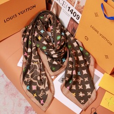 🆕 LV x TM 140披肩 【140顶级丝绒双面同色披肩】 本款L Multicolor披肩出自路易威登与知名日本 🆕 LV x TM 140披肩 【140顶级丝绒双面同色披肩】 本款L Multicolor披肩出自路易威登与知名日本