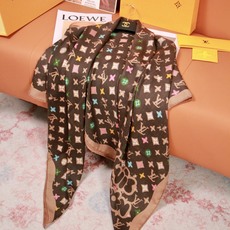 🆕 LV x TM 140披肩 【140顶级丝绒双面同色披肩】 本款L Multicolor披肩出自路易威登与知名日本 🆕 LV x TM 140披肩 【140顶级丝绒双面同色披肩】 本款L Multicolor披肩出自路易威登与知名日本