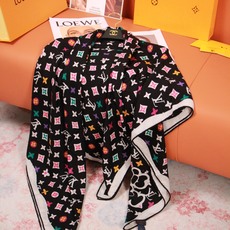 🆕 LV x TM 140披肩 【140顶级丝绒双面同色披肩】 本款L Multicolor披肩出自路易威登与知名日本 🆕 LV x TM 140披肩 【140顶级丝绒双面同色披肩】 本款L Multicolor披肩出自路易威登与知名日本