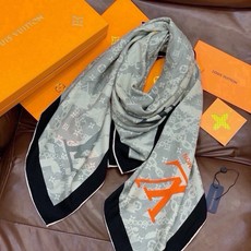 🆕 LV x TM 140披肩 【140顶级丝绒双面同色披肩】 本款L Multicolor披肩出自路易威登与知名日本 🆕 LV x TM 140披肩 【140顶级丝绒双面同色披肩】 本款L Multicolor披肩出自路易威登与知名日本