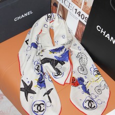 🆕 Chanel 🌊✨🐚💙Coco Beach 140双面丝绒披肩 26秋冬新品~ 被它的印花治愈,Coco Bea 🆕 Chanel 🌊✨🐚💙Coco Beach 140双面丝绒披肩 26秋冬新品~ 被它的印花治愈,Coco Bea