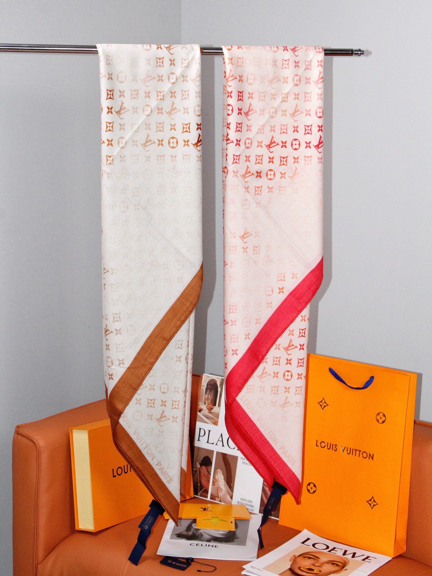 🆕  LV x TM 140披肩 【140顶级丝绒双面同色披肩】 本款L Multicolor披肩出自路易威登与知名日本