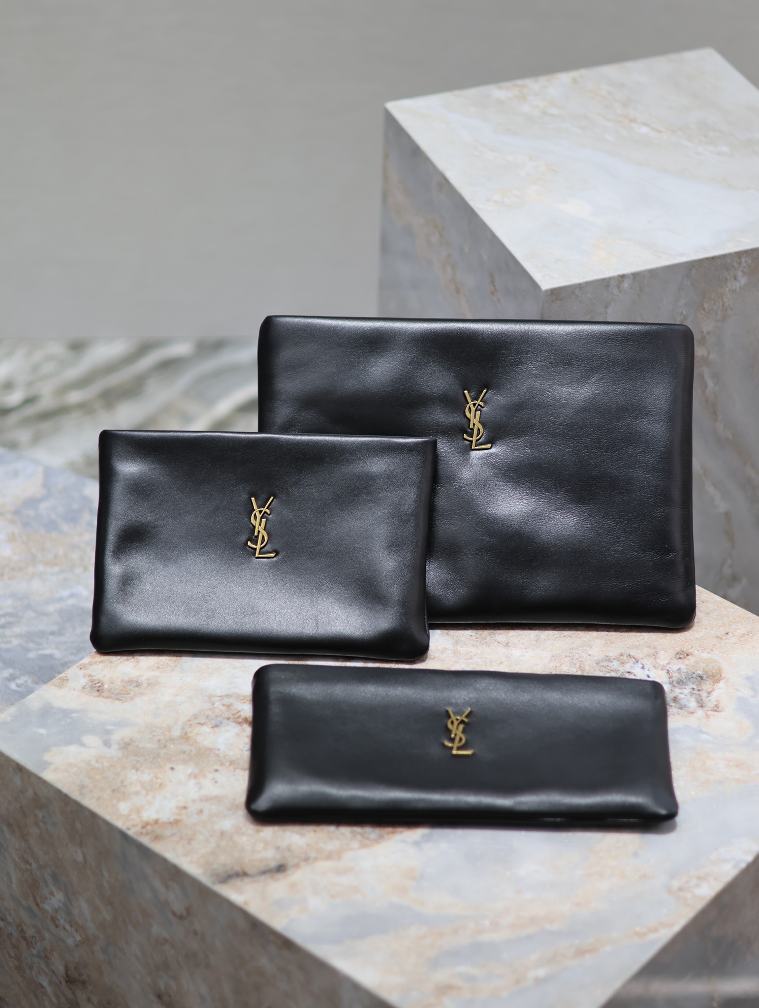 CALYPSO_ Serie de bolsos de mano disponible~