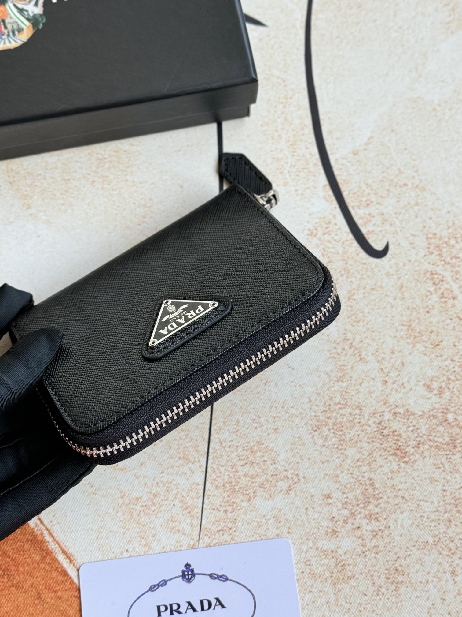 PRADA真皮カードケース ブラック 十字纹牛皮仕様