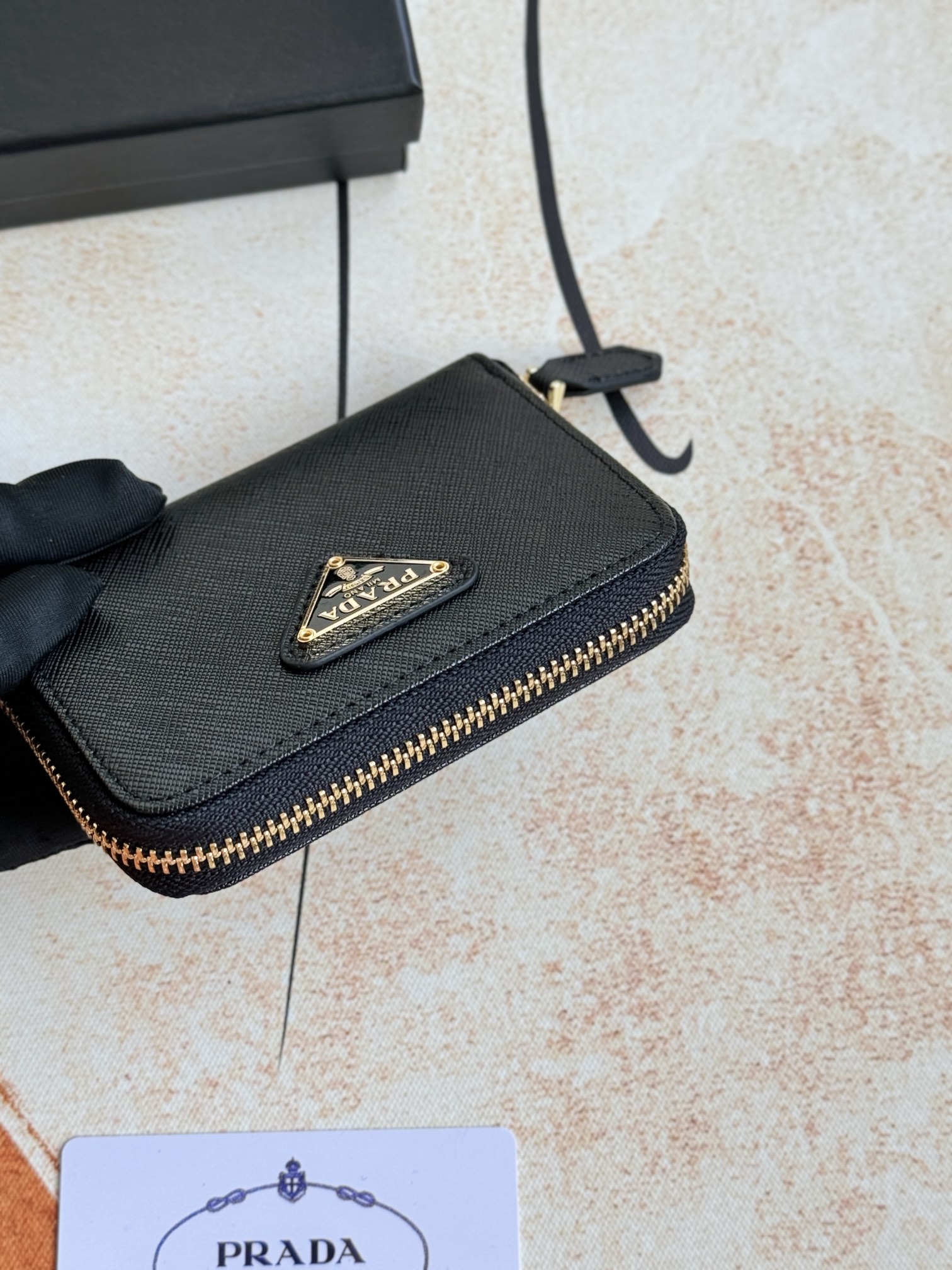 PRADA真皮カートケース ブラック色 高品質な仕上げ