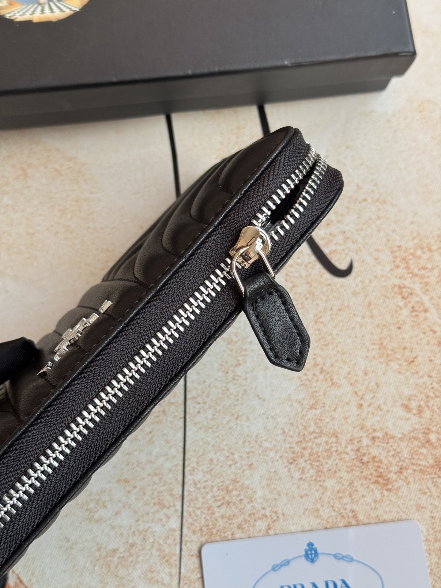 ZPクラシック小型単拉ファスナー財布 - イタリア製牛皮使用