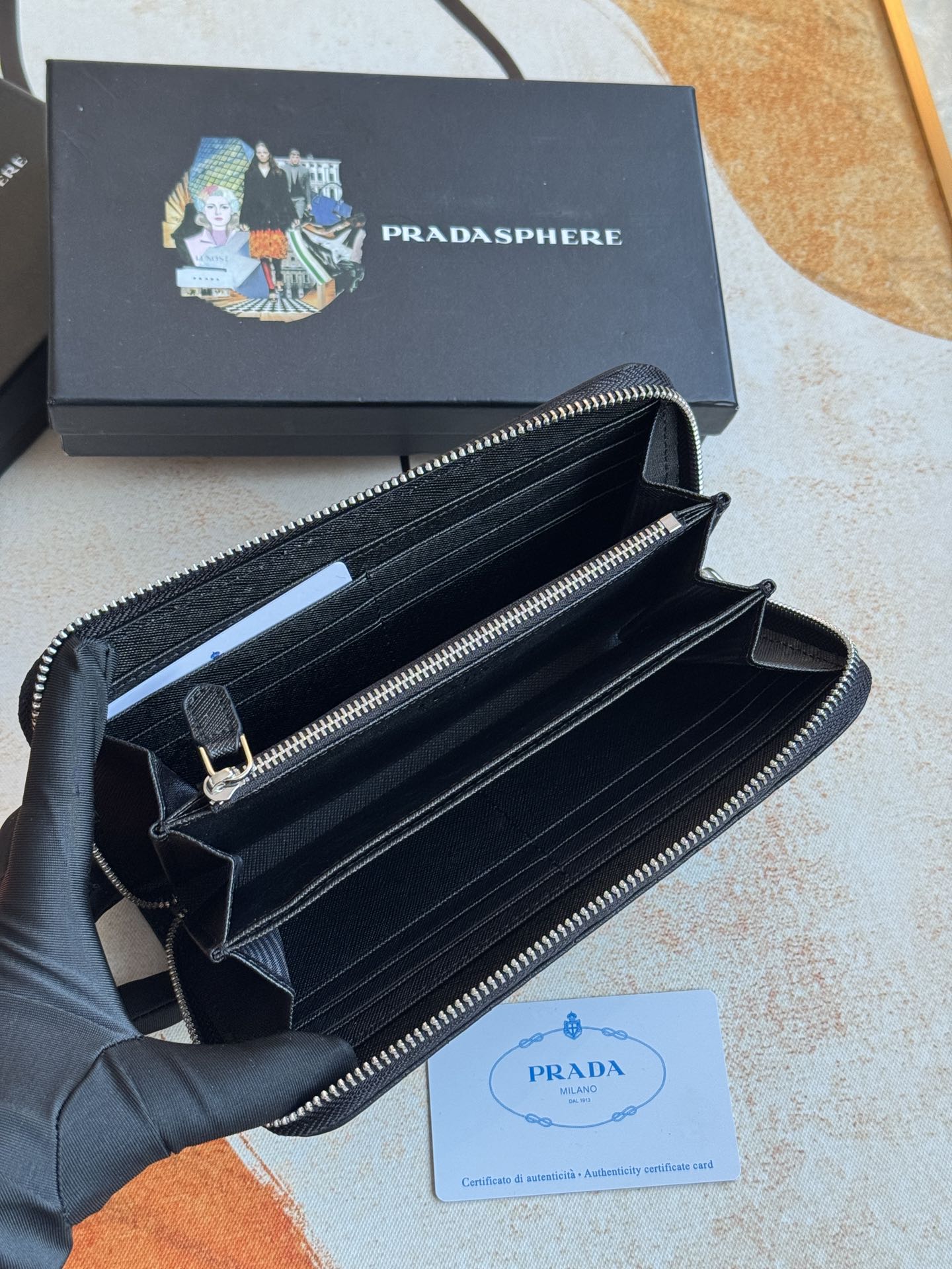 ZPクラシック小型単拉ファスナー財布 - イタリア製牛皮使用