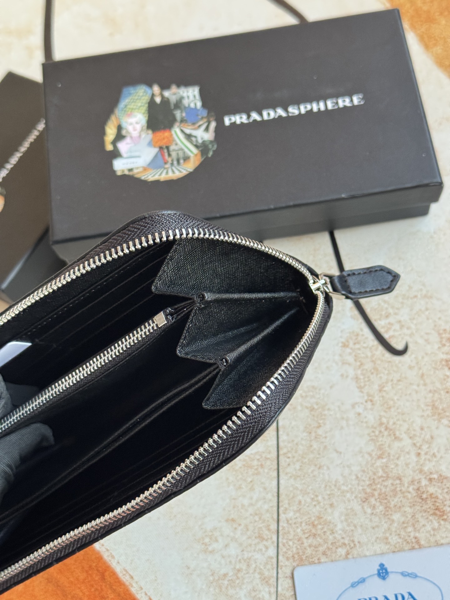 ZPクラシック小型単拉ファスナー財布 - イタリア製牛皮使用