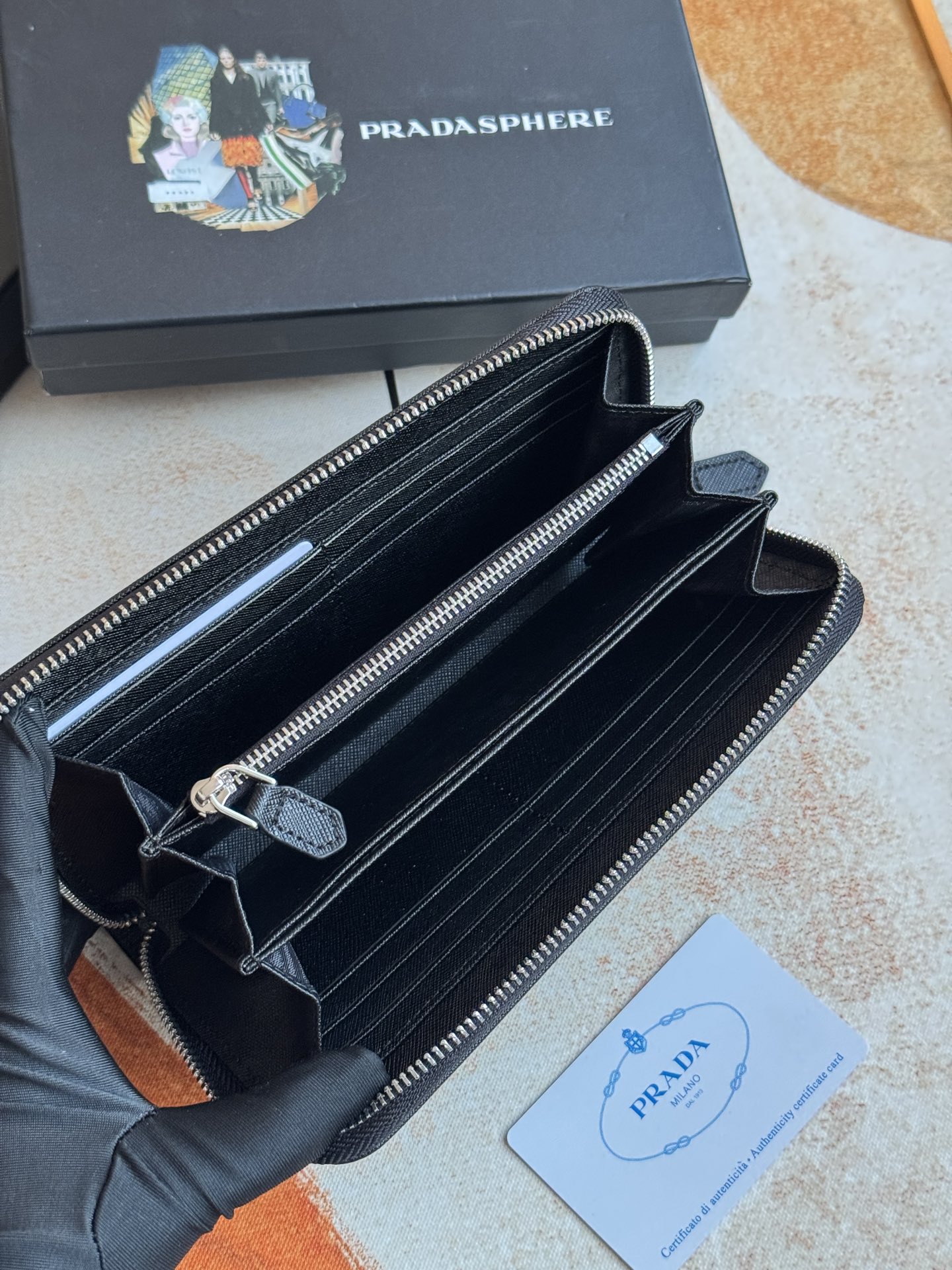 ZPクラシック単拉链財布 - 高級イタリアンレザー製