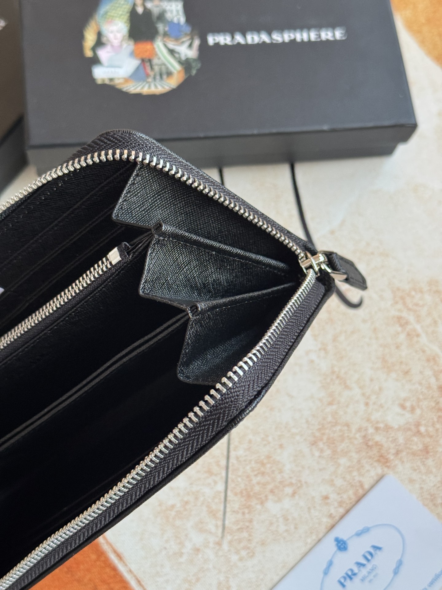 ZPクラシック単拉链財布 - 高級イタリアンレザー製