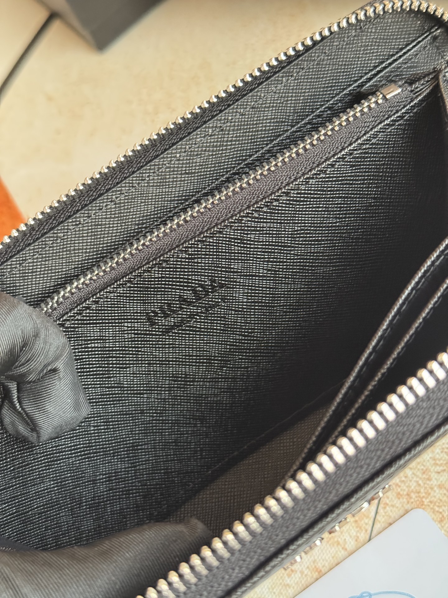 ZPクラシック単拉链財布 - 高級イタリアンレザー製