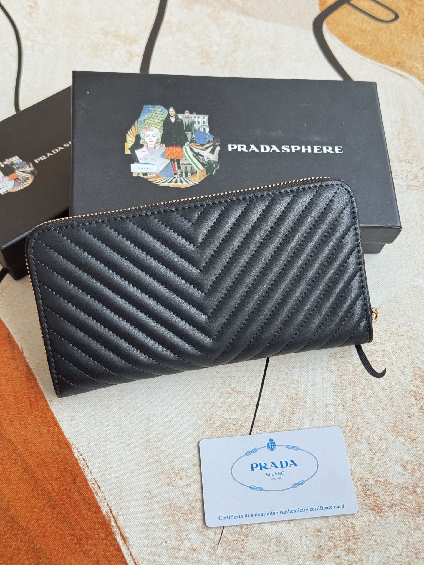 ZPクラシック小型ラウンドファスナー財布 - イタリア製牛皮使用