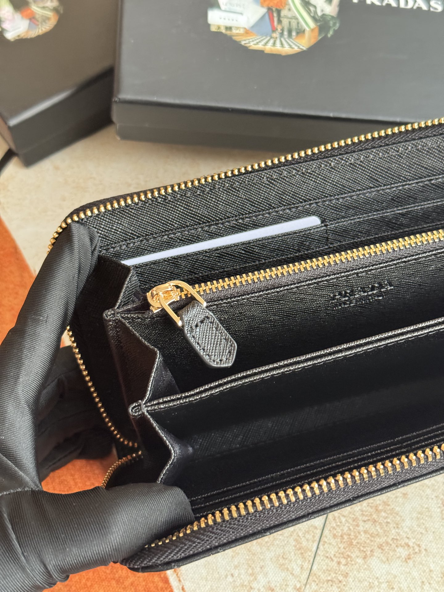 ZPクラシック小型ラウンドファスナー財布 - イタリア製牛皮使用