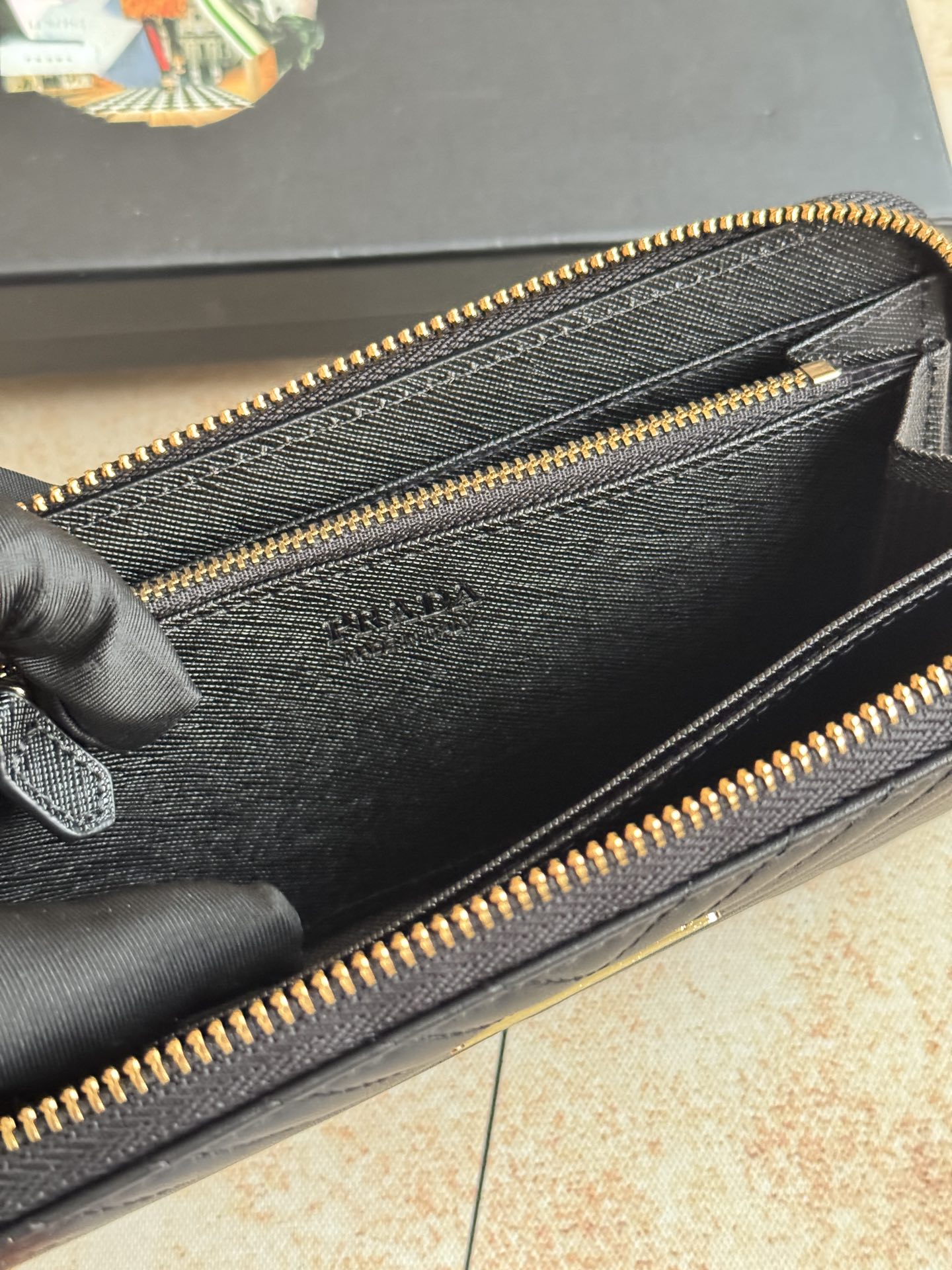 ZPクラシック小型ラウンドファスナー財布 - イタリア製牛皮使用