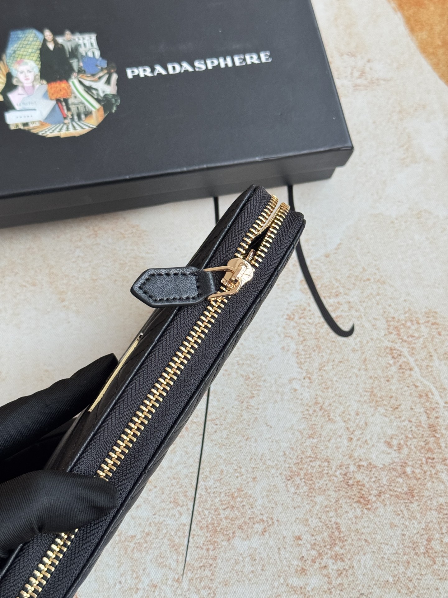 ZPクラシック小型ラウンドファスナー財布 - イタリア製牛皮使用