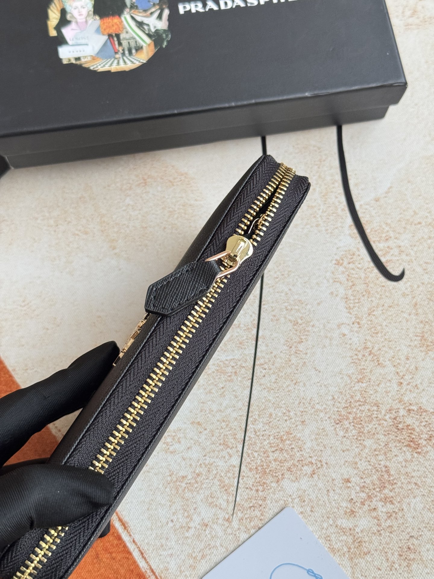 ZPクラシック小型単拉ファスナー財布 - イタリア製牛皮使用