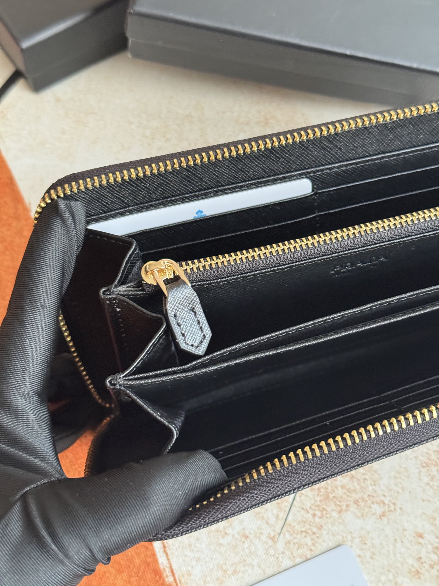 ZPクラシック小型単拉ファスナー財布 - イタリア製牛皮使用