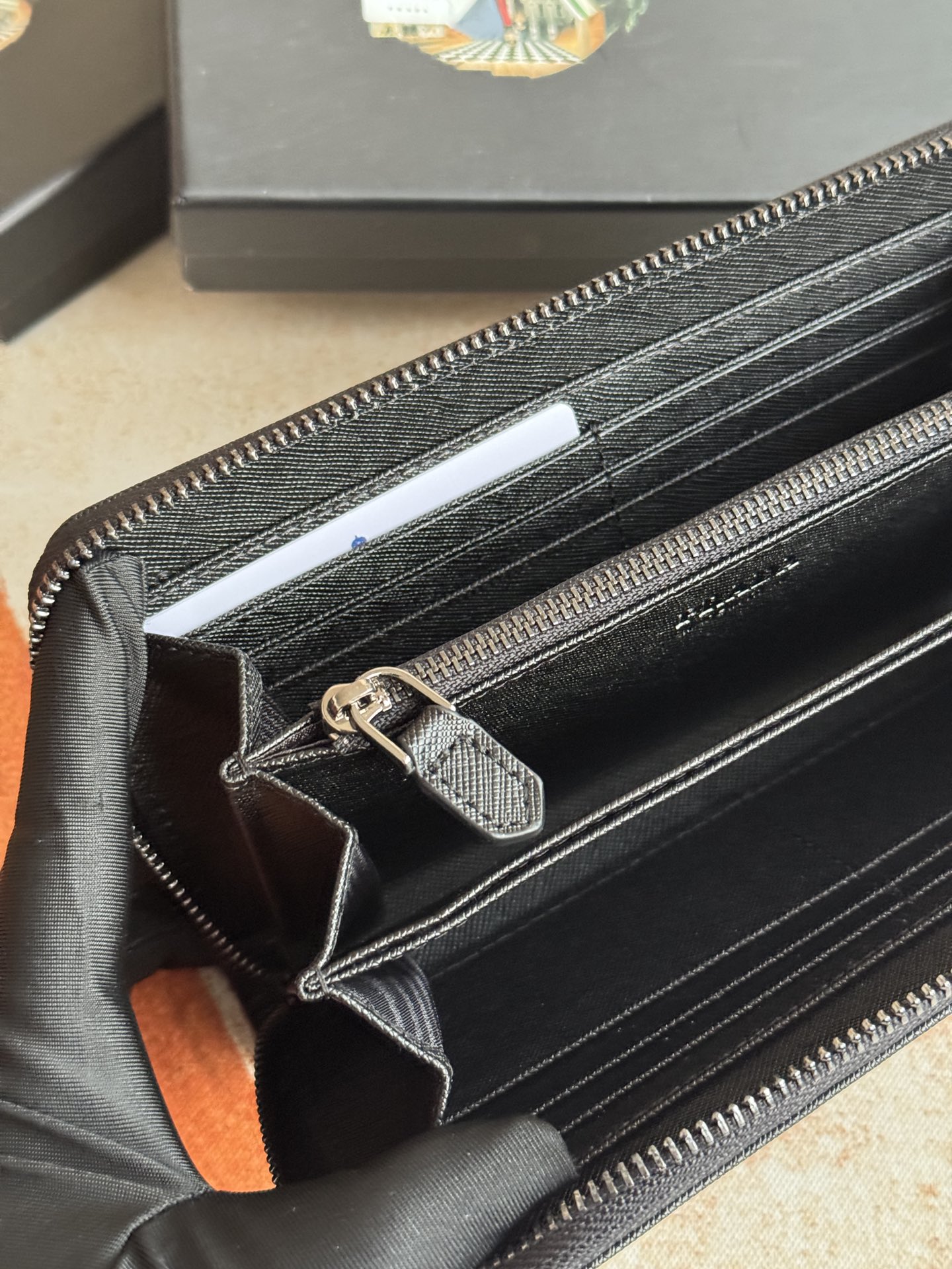 ZPクラシック小型ラウンドジッパー財布 - イタリア製高級牛皮使用