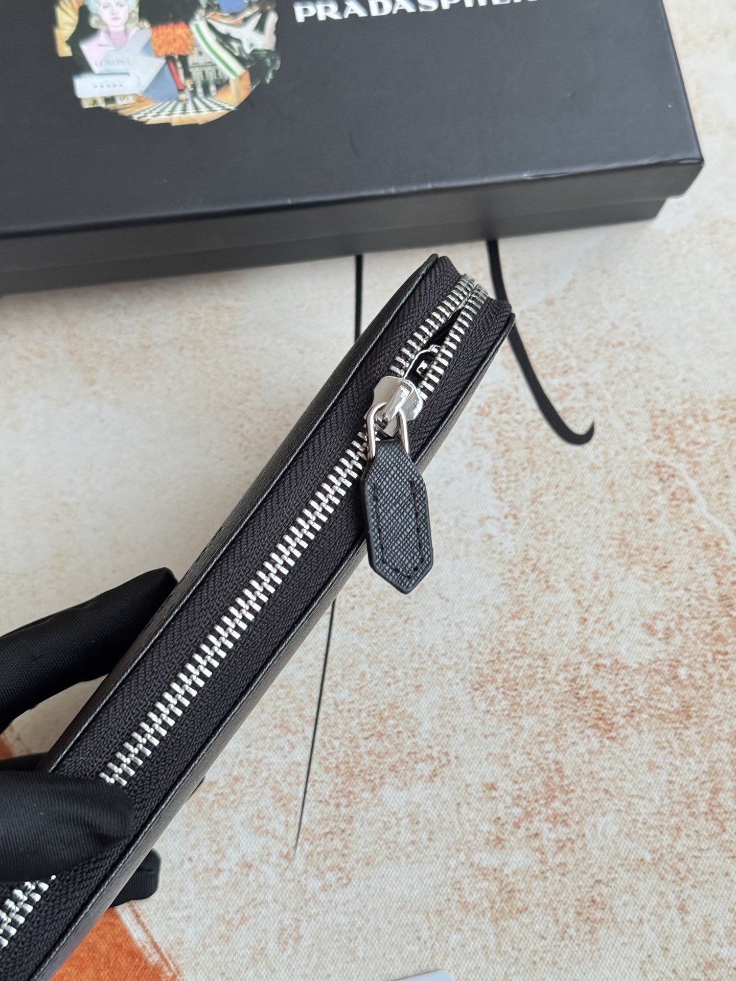 ZPクラシックデザイン小型ラウンドジッパー財布 - イタリア製牛革使用