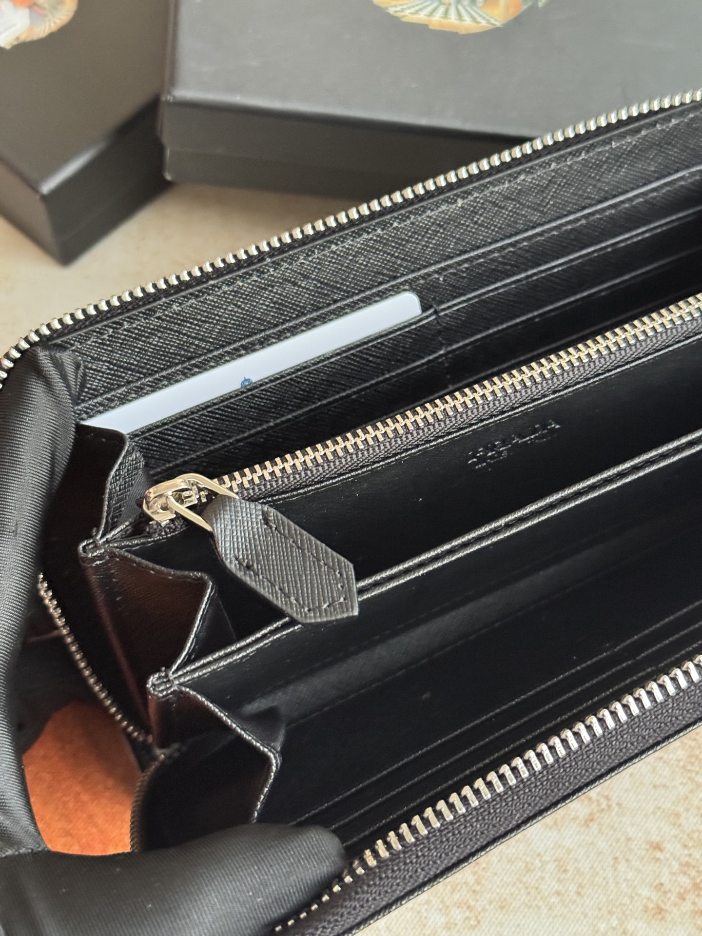 ZPクラシックデザイン小型ラウンドジッパー財布 - イタリア製牛革使用