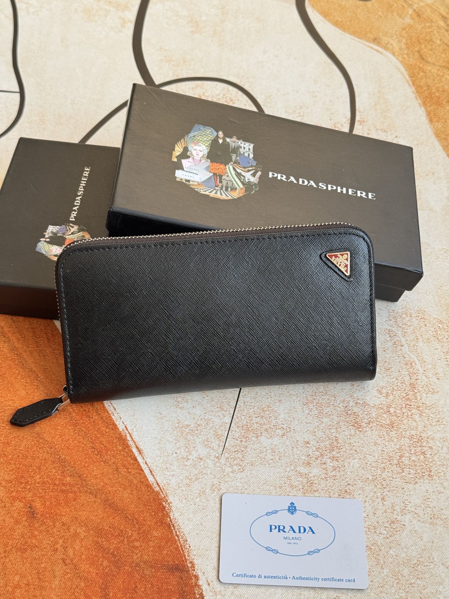 ZPクラシック小型単拉ジッパー財布 - イタリア製牛革、シンプルでスタイリッシュ