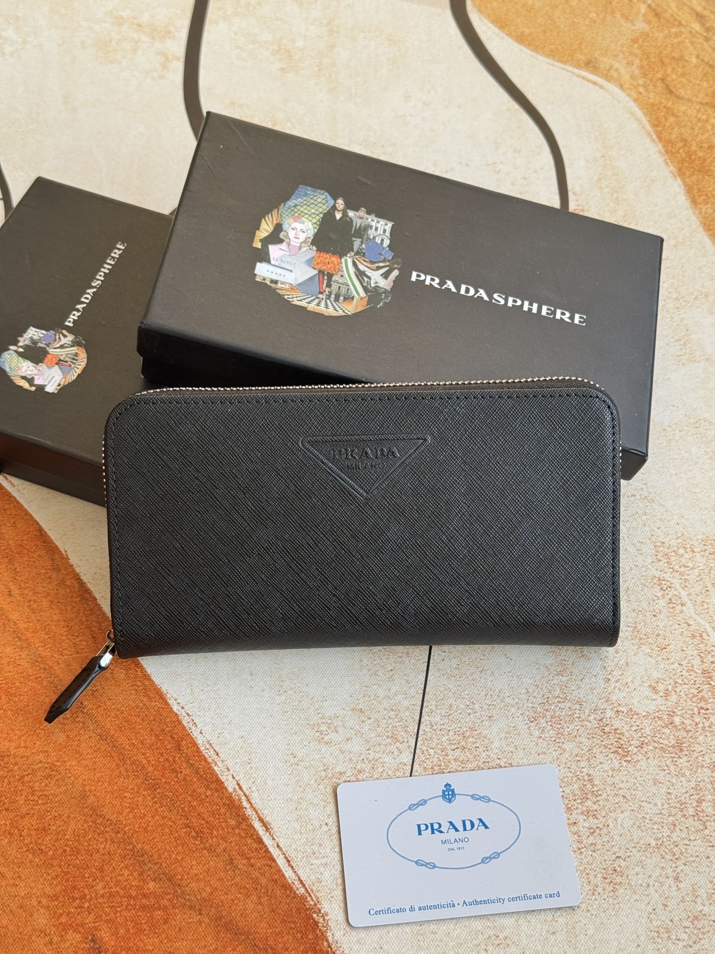 ZPクラシック小型ラウンドジップ財布 - イタリア製牛革使用のスタイリッシュなデザイン