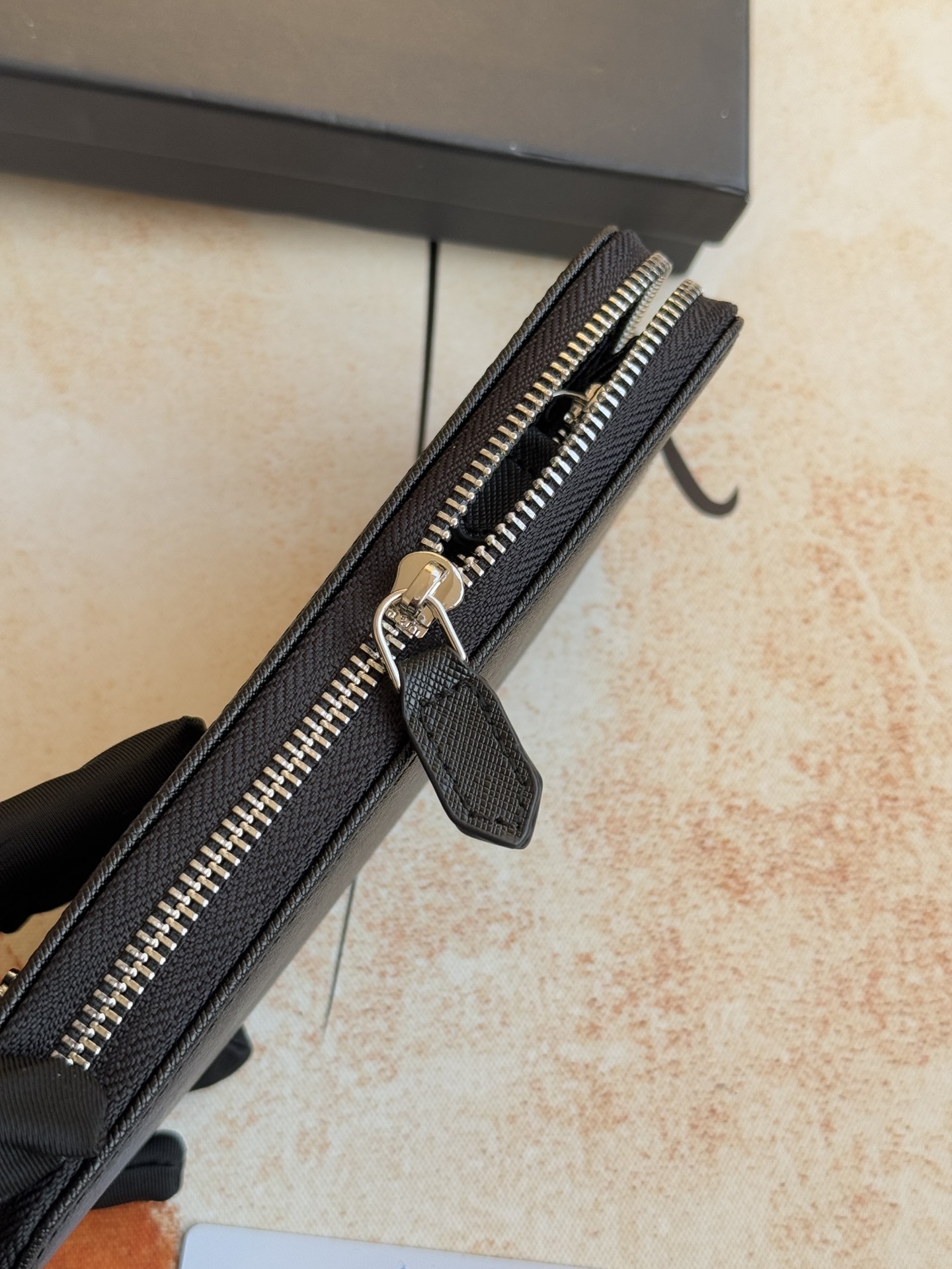 ZPクラシック小型ラウンドジッパー財布 - イタリア製牛革使用