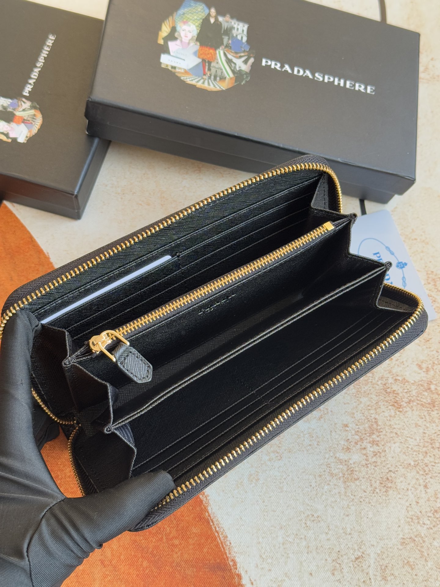 ZPクラシック小型単拉链財布 - イタリア製高級牛皮使用