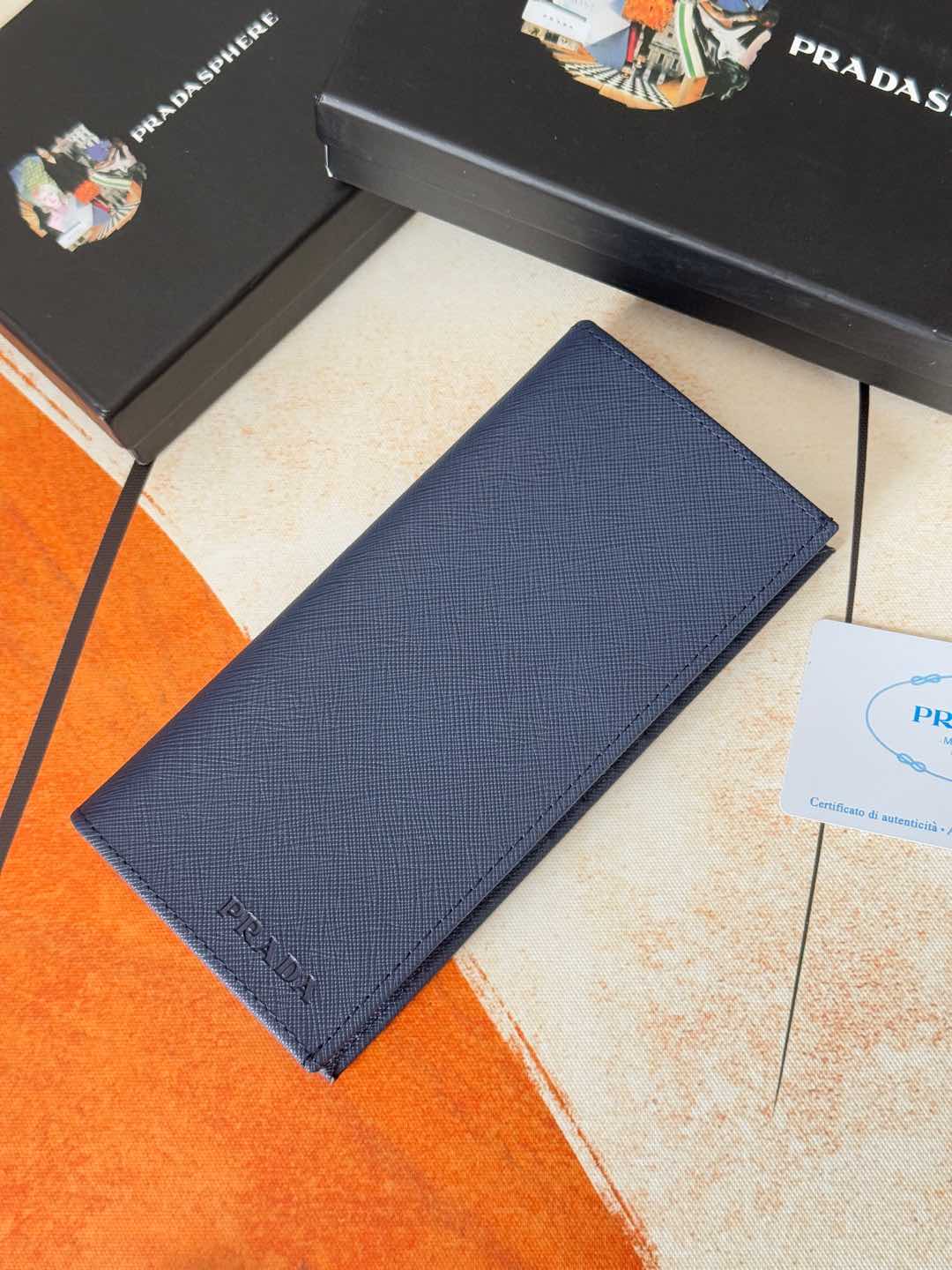 ZP クラシック スーツクリップ 財布 - シンプルでスタイリッシュなデザイン