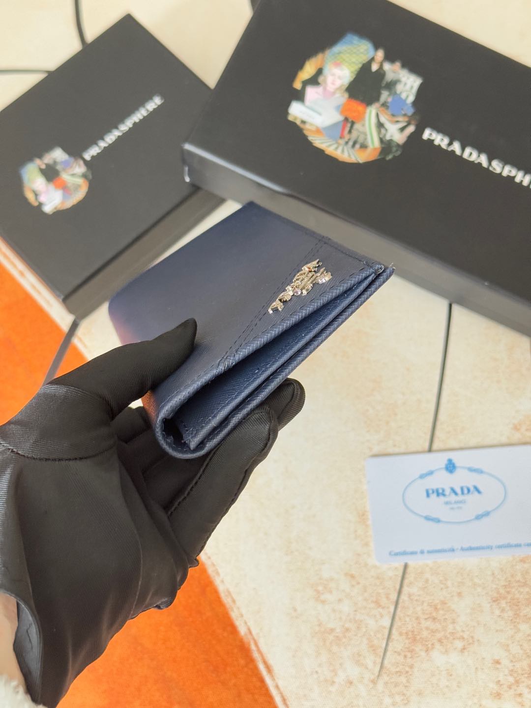 ZPクラシック西装夹財布 - シンプルでスタイリッシュなデザイン