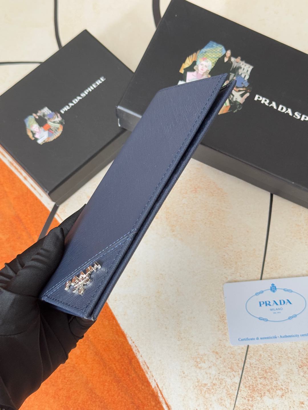 ZPクラシック西装夹財布 - シンプルでスタイリッシュなデザイン