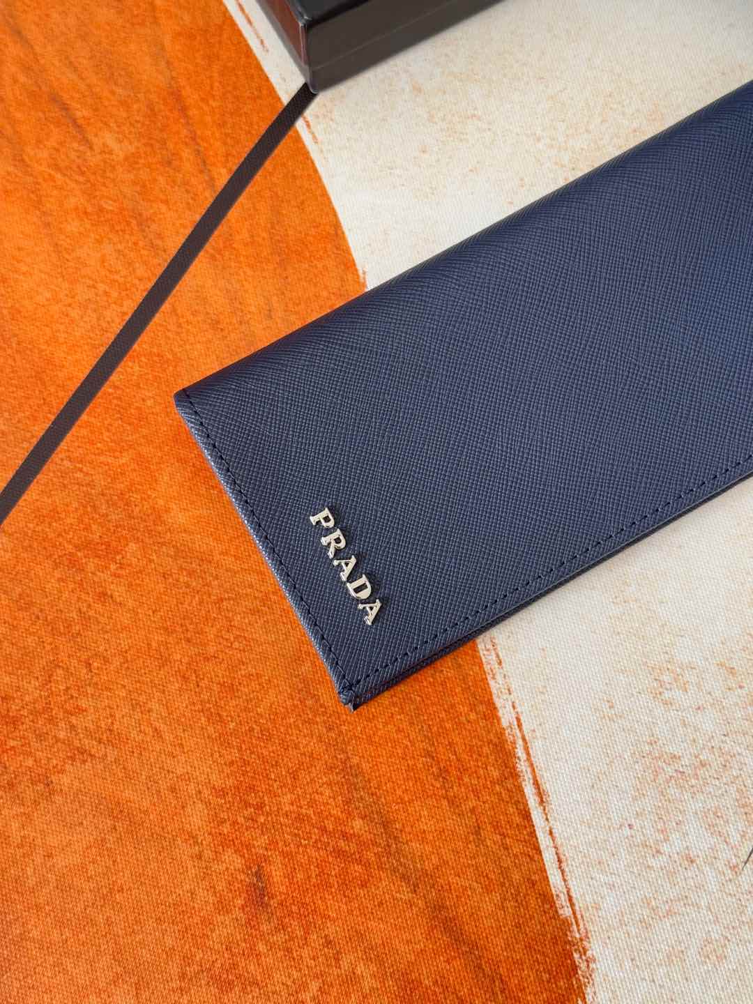 ZPクラシック西装夹財布 - シンプルでスタイリッシュなデザイン